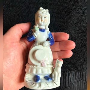 VTG Ceramic Hand Painted Figurine Girl w/cat. Unbranded, no cracks.